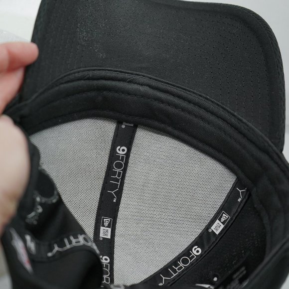 Tampa Bay Buccaneers New Era Super Bowl LV Champions Locker Room 9FORTY Snapback - Picture 6 of 11